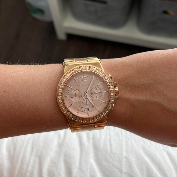 Michael Kors | Women’s Dylan Rose Gold Tone MK-5412 Watch Stainless Steel - Picture 8 of 8